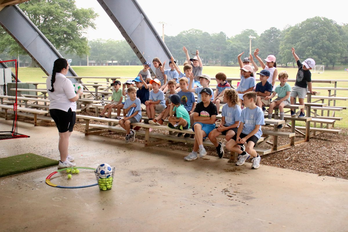 Swinging into summer sports camps with Bruins golf! 🐻🏌️‍♂️⛳️