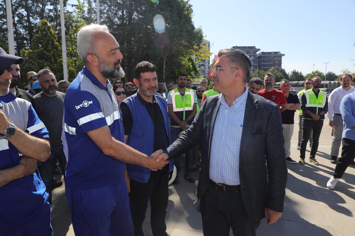 İyi Bayramlar! ✨

Ne mutlu ki İSTONlular olarak hep birlikte Kurban Bayramı’nı, paylaşmanın, dayanışmanın ve beraberliğin güzellikleriyle karşıladık.. 

Genel Müdürümüz Fevzi Alp ATAR ve Genel Müdür Yardımcılarımızın katılımıyla tüm tesislerimizdeki çalışma arkadaşlarımızla