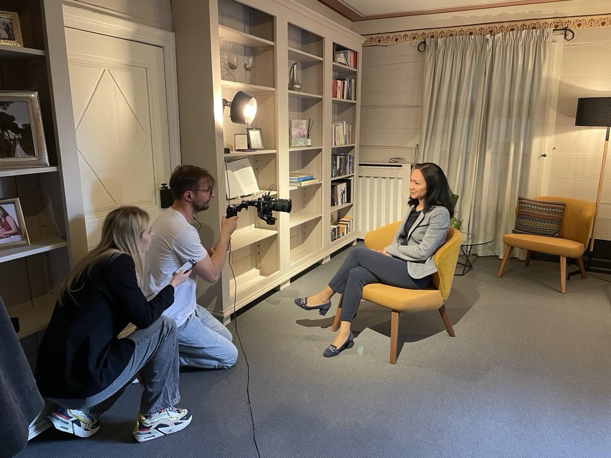 Will you join us at the <a href="/FestivalsLAMPA/">Sarunu festivāls LAMPA</a>?  In preparation of the discussion on economic security, the <a href="/LIIA_LV/">Ārpolitika</a>  spoke with our Ambassador <a href="/cmnpieterse/">Claudia Pieterse</a>. We looked ahead to the upcoming #NATOSummit2025.
Watch for more on this interview next week on social media channels!
#LAMPA2025