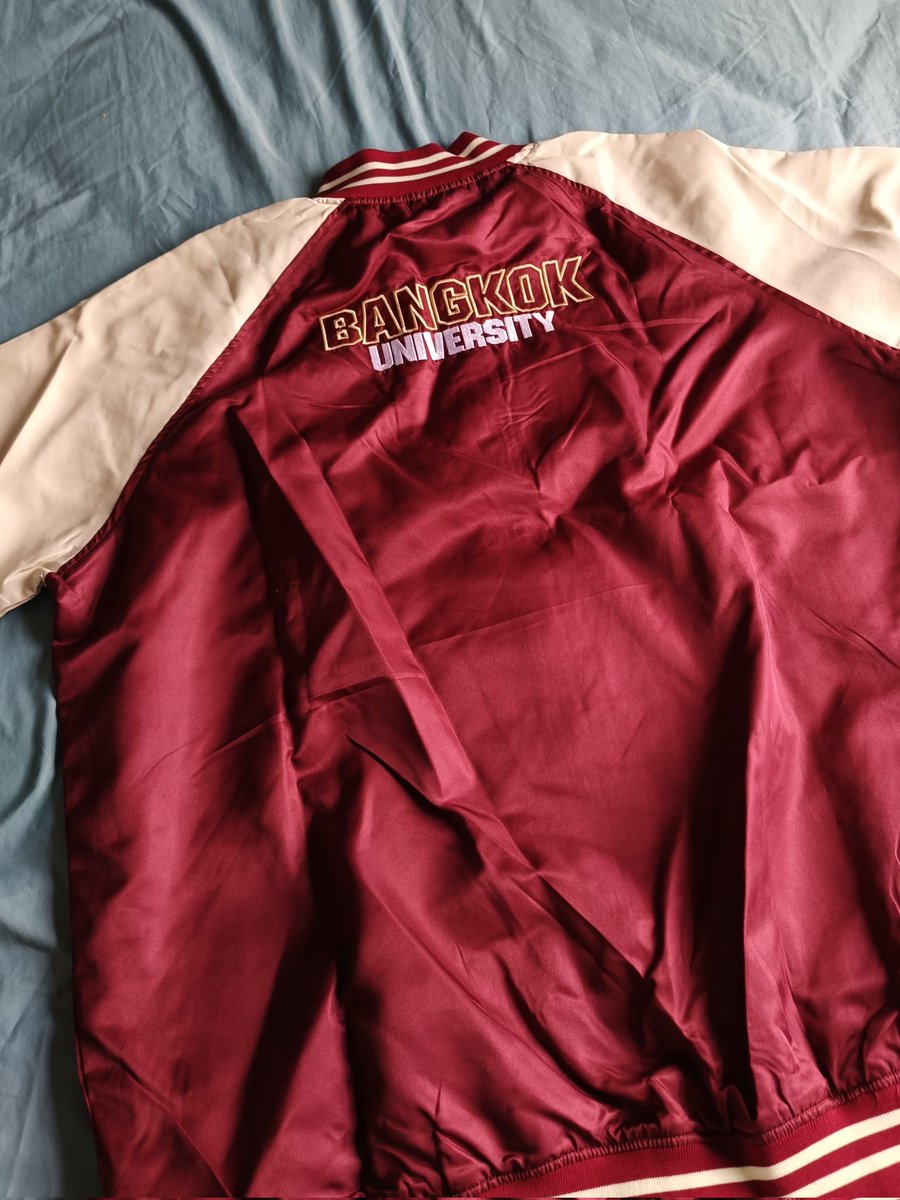 Mono40132's tweet photo. ส่งต่อเสื้อแจ็คเก็ตBU สีแดง ไซส์ 4XL
ไม่เคยใส่สักครั้ง 690฿ รวมส่ง

#ส่งต่อBU #มอกรุงเทพ #ชุดนักศึกษา #BU #BU66 #BU67 #BU68 #dek68 #ส่งต่อเสื้อผ้า #เสื้อนักศึกษา #รับหิ้วBU #ตลาดนัดBU https://t.co/hm8tjo3dPx