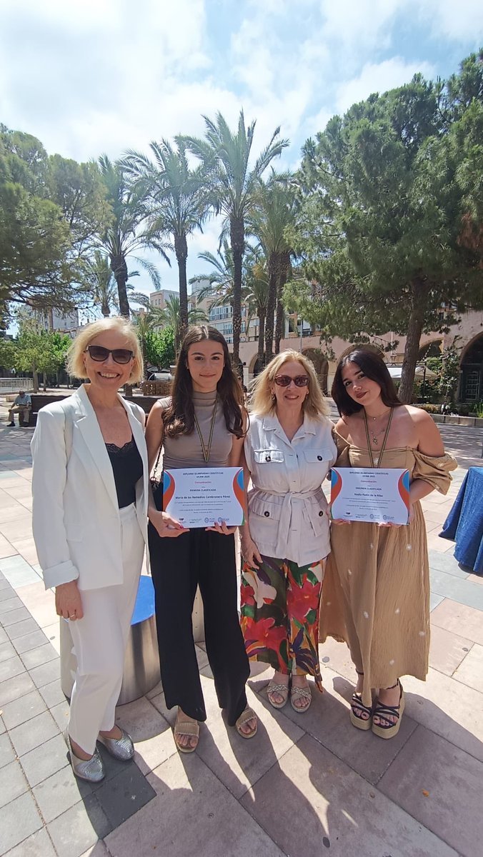 UCAM Periodismo (@ucam_periodismo) on Twitter photo Enhorabuena a María Remedios Cambronero Pérez y a Nadia Padín de la Riba, ganadoras de las Olimpiadas Científicas de Comunicación en esta edición organizada por
<a href="/UCAM_Investiga/">Vicerrectorado de Investigación UCAM</a>
y
<a href="/FundacionSeneca/">Fundación Séneca</a>
 Enhorabuena a María Remedios Cambronero Pérez y a Nadia Padín de la Riba, ganadoras de las Olimpiadas Científicas de Comunicación en esta edición organizada por
<a href="/UCAM_Investiga/">Vicerrectorado de Investigación UCAM</a>
y
<a href="/FundacionSeneca/">Fundación Séneca</a>
