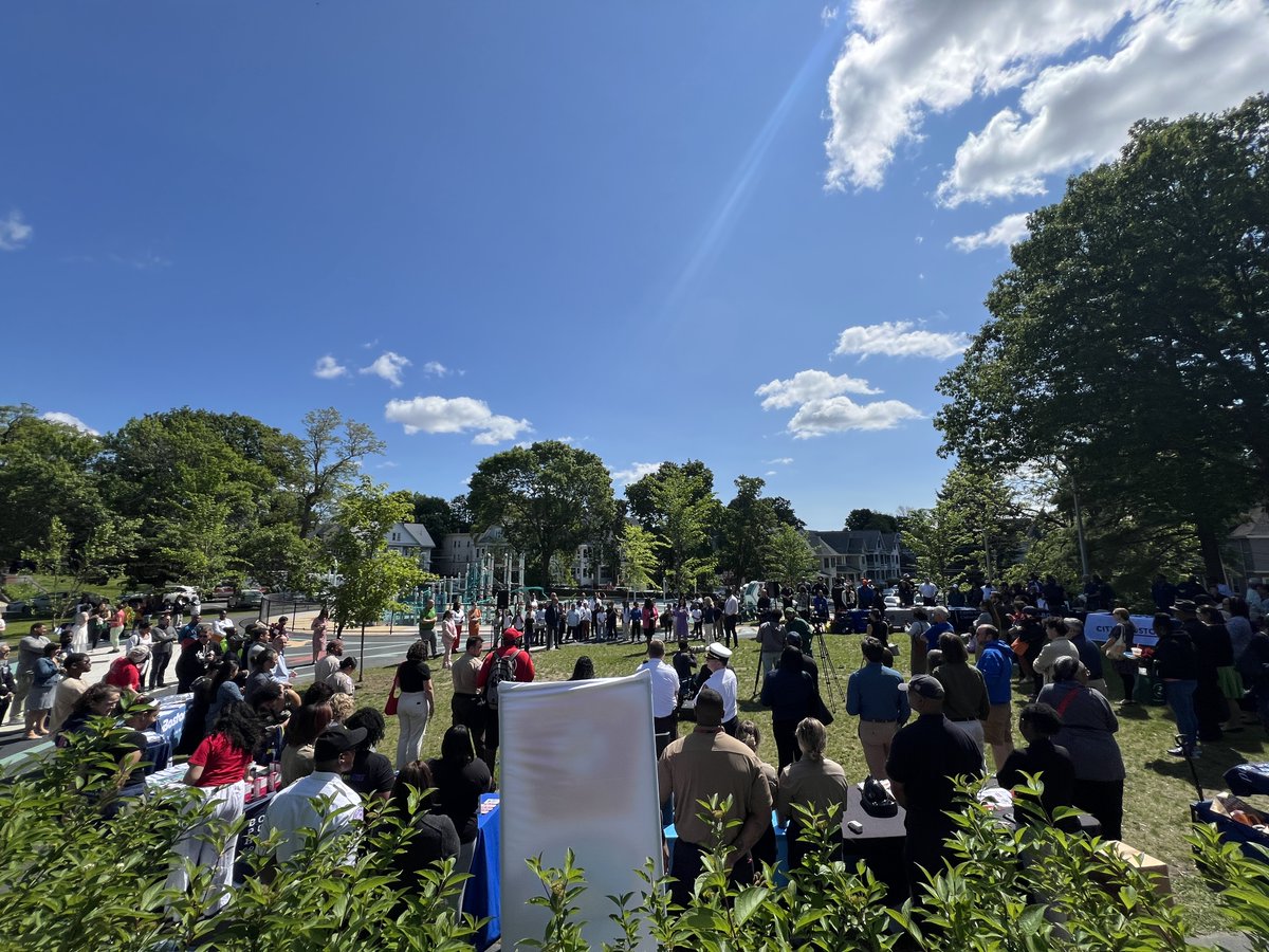 GrowBostonCOB's tweet photo. We had a great time at Mayor Wu’s Coffee Hour in Roxbury on Monday at Crawford Street Playground! 
Today we’re in East Boston! We look forward to seeing you at East Boston Memorial Park at 10 am ☕️🍩 https://t.co/4CwfusuETs