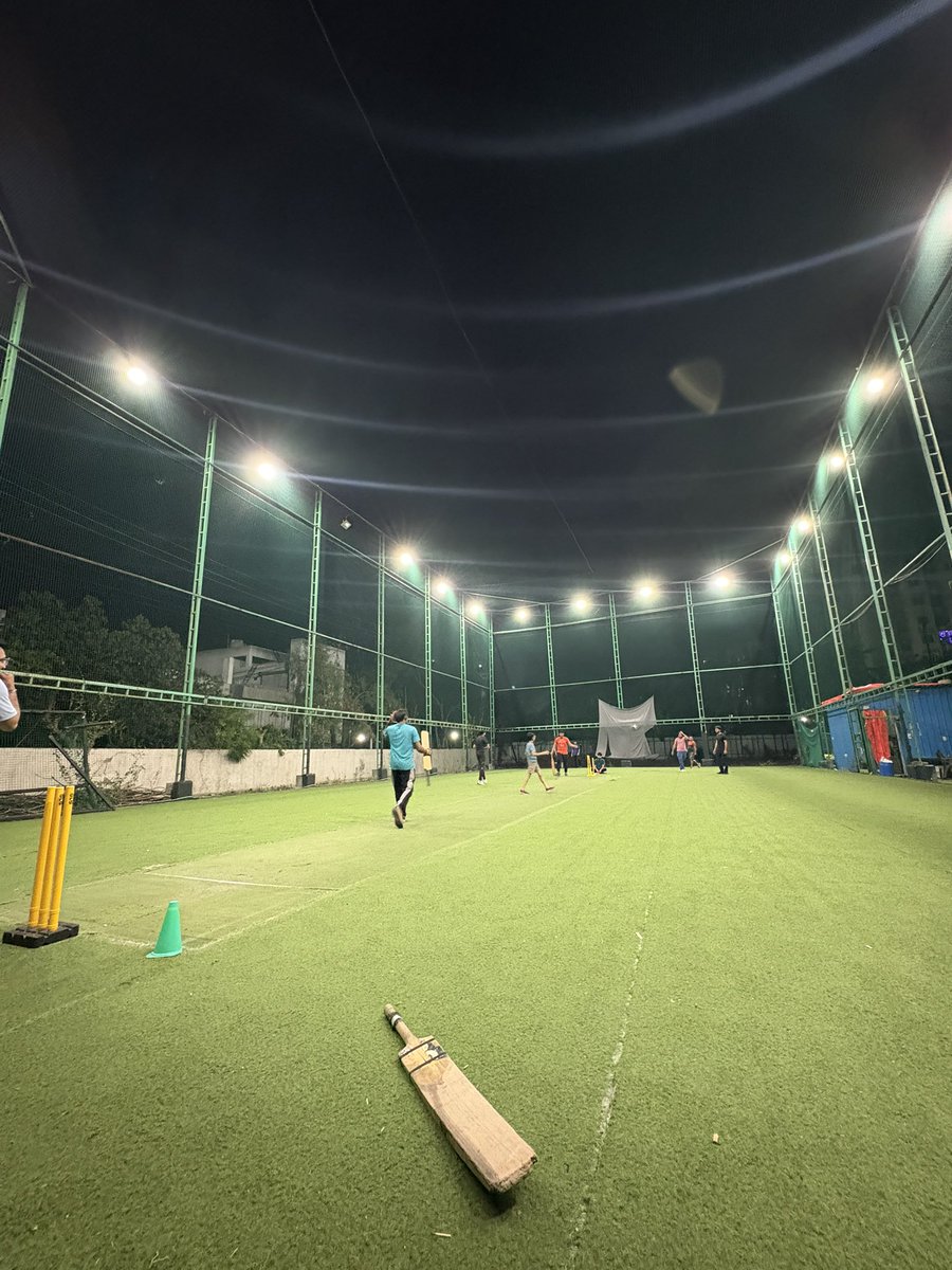 sadanand_iOS's tweet image. Wrapped the week with some turf action. Friday cricket hits different! 🏏