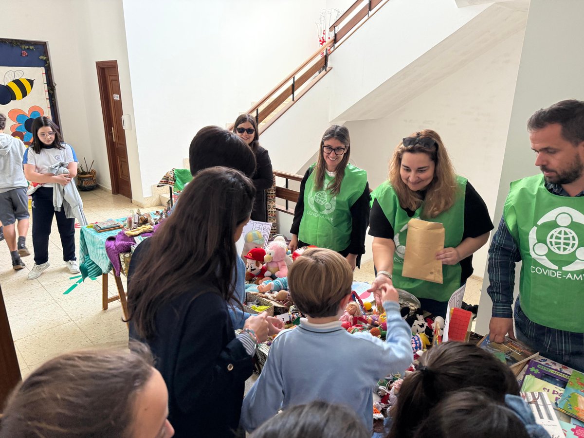🎉 Gracias por vuestra participación en la Tómbola #Misionera del cole La Inmaculada (Marín).

Recaudamos 649 € para dos becas escolares en #Mokon (Guinea Ecuatorial) vía #COVIDEAMVE.

💙 #Solidaridad que cambia vidas.