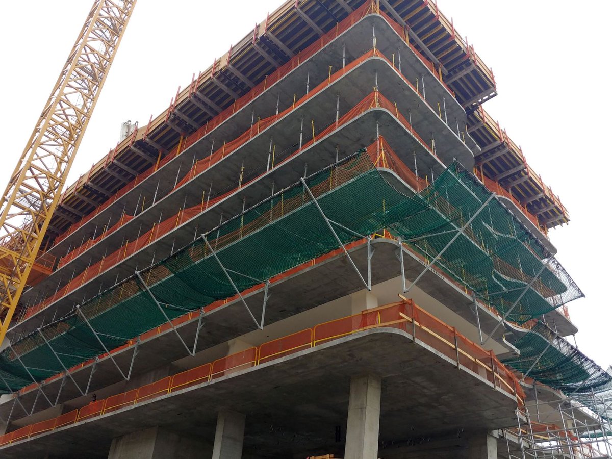 iwwinc_canada's tweet image. Discover Smart Net: 17-30 ft telescopic span, captures debris. Secure slab grab with integral pin is easy to set up. Overlap dual layer nets 30&quot; for seamless coverage without gaps; catches small &amp;amp; large debris. Complies with BS EN 1263-1 &amp;amp; ANSI A10.11; holds up in wind. #SmartNet