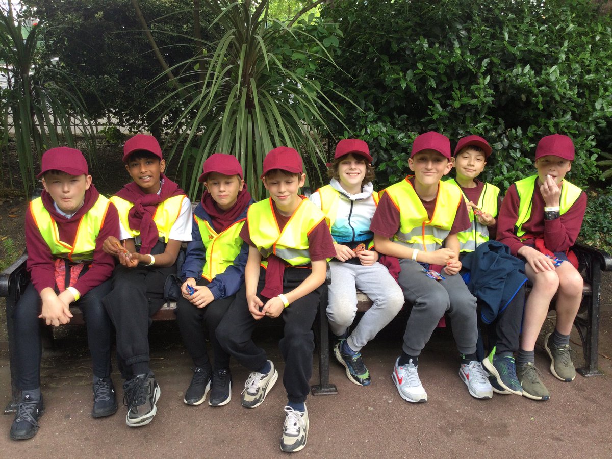 Quick pit stop for snack time! #stgdbethelight