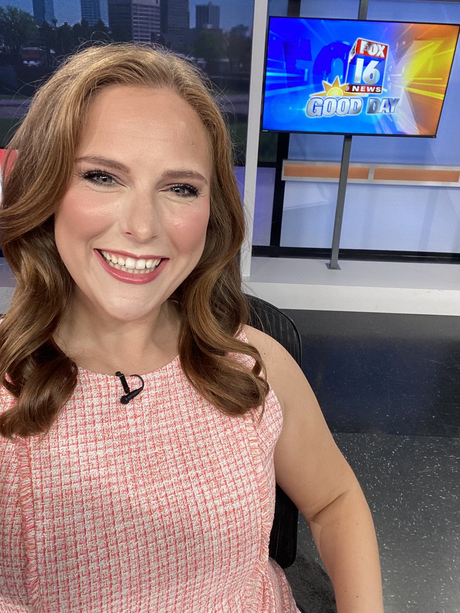 CarolineWDerby's tweet image. Good Morning!! Join us on Good Day Arkansas on @FOX16News as @JCullenWX tracks storms moving into the state! #arwx