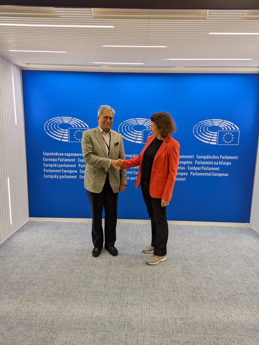 India in Belgium & Luxembourg (@indembassybru) on Twitter photo Amb <a href="/AmbSaurabhKumar/">Saurabh Kumar</a> had a good meeting with MEP <a href="/RipaManuela/">Manuela Ripa, MEP 🌍🌱🐝</a>. They discussed 🇮🇳-🇪🇺 cooperation in the field of renewable energy, green hydrogen, AI and took note of the positive trajectory of the ties, particularly with regard to trade negotiations, TTC & high-level engagements. Amb <a href="/AmbSaurabhKumar/">Saurabh Kumar</a> had a good meeting with MEP <a href="/RipaManuela/">Manuela Ripa, MEP 🌍🌱🐝</a>. They discussed 🇮🇳-🇪🇺 cooperation in the field of renewable energy, green hydrogen, AI and took note of the positive trajectory of the ties, particularly with regard to trade negotiations, TTC & high-level engagements.