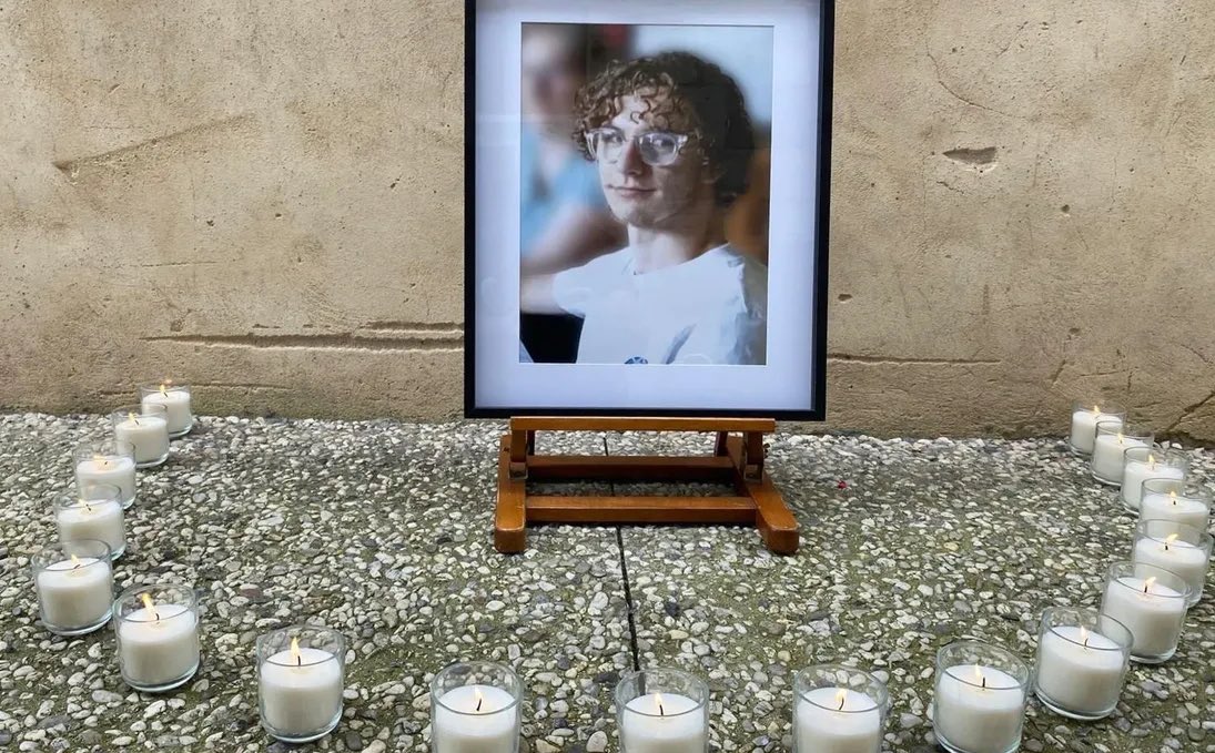 jon_delorraine's tweet photo. On ne l'oubliera pas.
Comme tous les autres.
#JusticePourBenoit https://t.co/ORA8vFEBYR