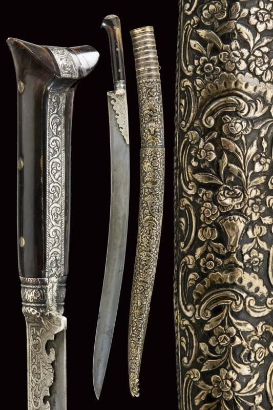 CoeurDeCresson's tweet image. The chart should have included:

♥️ a Bronze-Age #SickleSword; e.g. the Egyptian #Khopesh.

♠️ Bronze-Age regular swords, like e.g. the Mycenaean and the Canaanitic specimens from the Ulu Burun shipwreck.

♦️the #Kopís/#Falcata thelanesarmoury.co.uk/shop.php?code=…

♣️ the #Ottoman #Yatagan