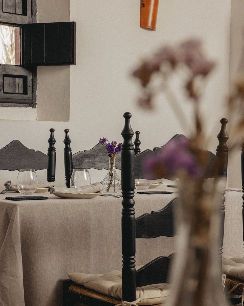 🍴¡Aquí siempre hay sitio para ti!
𝙇𝙞𝙚𝙫𝙖 es una invitación a vivir la dehesa con todos los sentidos, te esperamos.

Reserva tu mesa llamando al 𝟲𝟳𝟵 𝟭𝟰𝟮 𝟵𝟴𝟱 y en 𝙧𝙚𝙨𝙩𝙖𝙪𝙧𝙖𝙣𝙩𝙚𝙡𝙞𝙚𝙫𝙖.𝙚𝙨