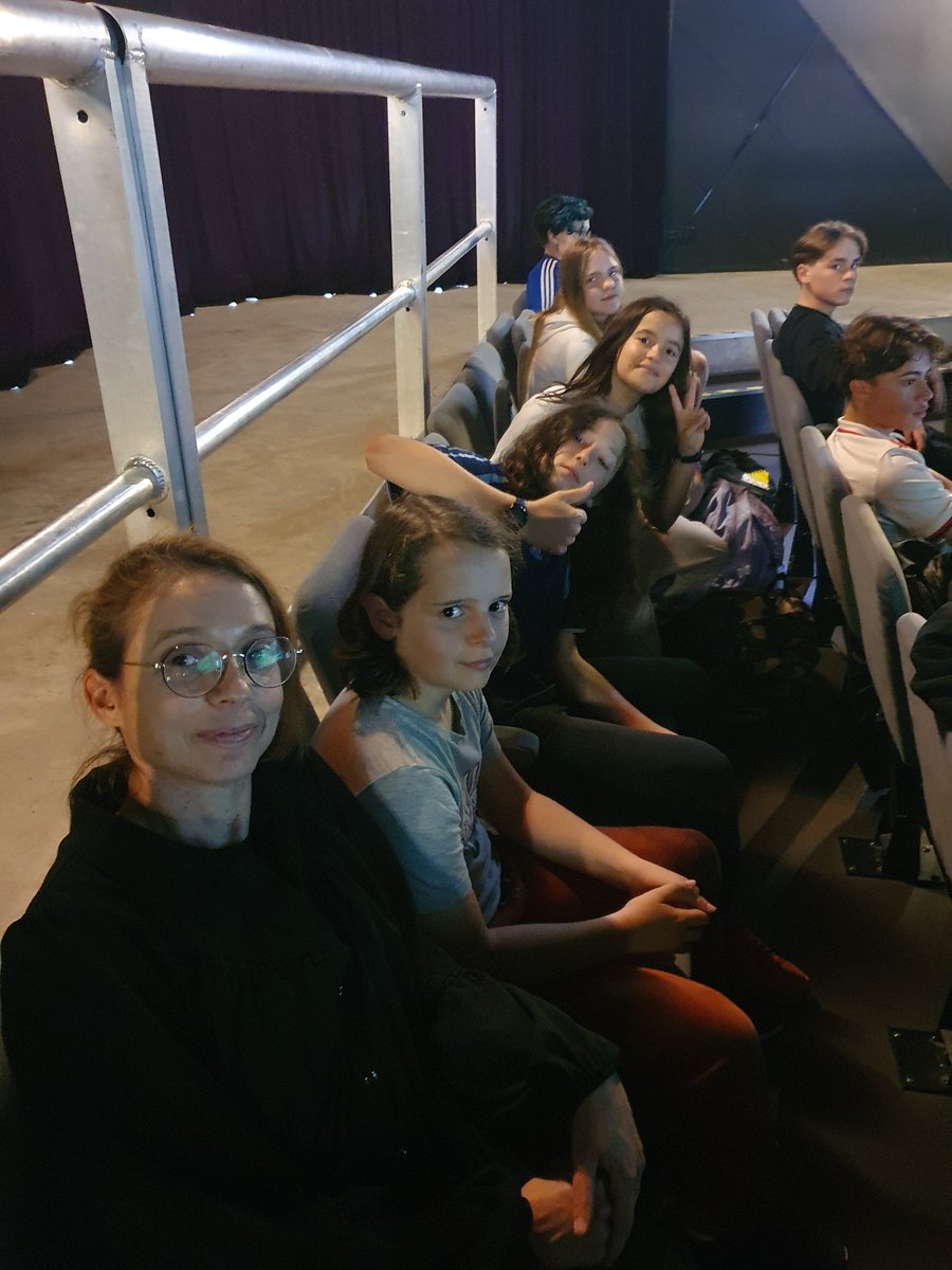 StExRosny93's tweet photo. Ceremonie de clôture des projets et voyages scolaires aidés par le Dpt 93 et le groupe Odyssee jeunes. Nos élèves du voyage d'inclusion St ex 44-24 sont présents. Excellents à l'interview! https://t.co/LZ7bgbB2hj
