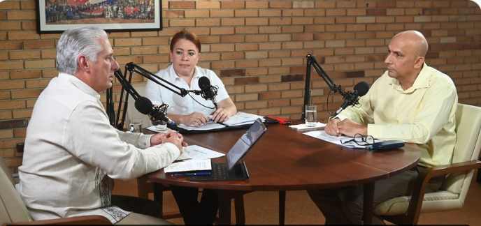 🇨🇺 Presidente de Cuba <a href="/DiazCanelB/">Miguel Díaz-Canel Bermúdez</a>  al abordar en pódcast #DesdeLaPresidencia recientes medidas de <a href="/ETECSA_Cuba/">ETECSA</a>, afirmó : “la dirección de la Revolución jamás rehuirá el diálogo con el pueblo, porque nuestra razón de ser es justamente servir al pueblo”.

✍️acortar.link/bmTyjz