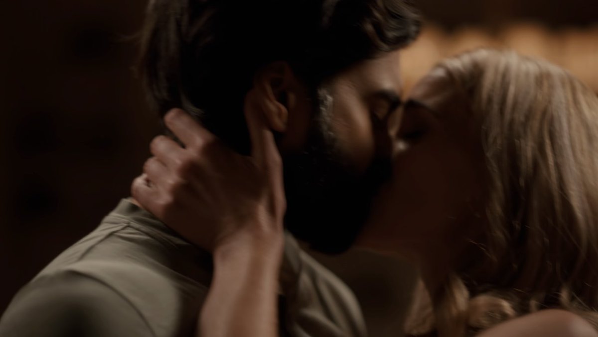 these are the two 15 year olds who met outside of a rest stop bathroom had one lone conversation with each other then reunited 15 years later after he named his horse after her, she kept his sunglasses, and uprooted her entire life just to move to his hometown