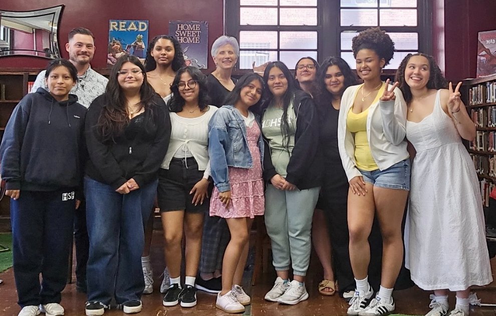 Year-End Celebration for the RIF RAF Book Club hsfi.nyc/o/hsfi/article…