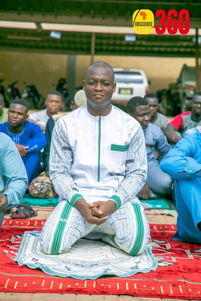 My photo of the day.

A man at ease with himself, knowing he is giving his utmost to his people,and to Africa. 

A man showing us that you can be a Muslim without being a terrorist. 

A man that Africa is proud to call it's own.