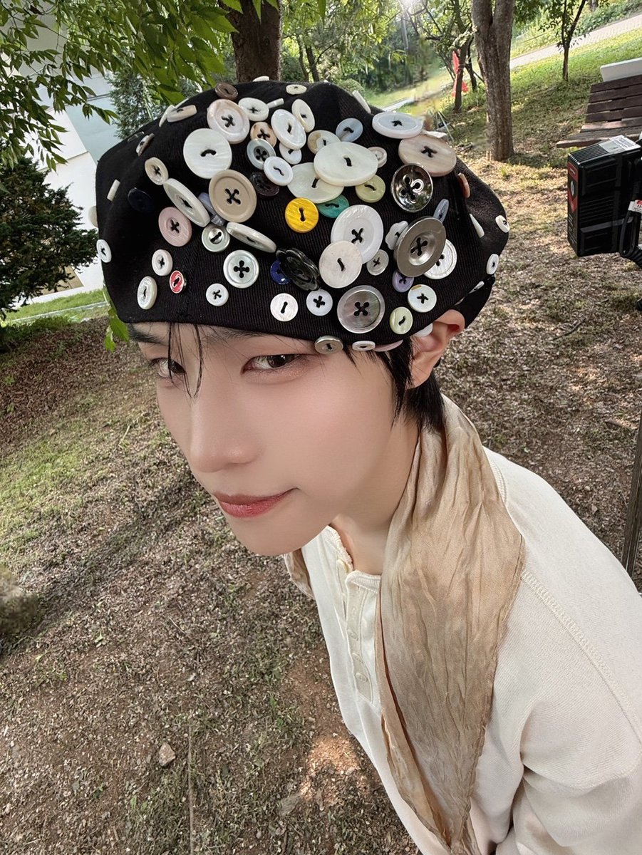 [#JUNGBIN]
내가 그린 기린 그림은 잘 그린 기린 그림일까요?👨🏻‍🎨
#POW #파우 #정빈 #다정해지는법 #BeingTender