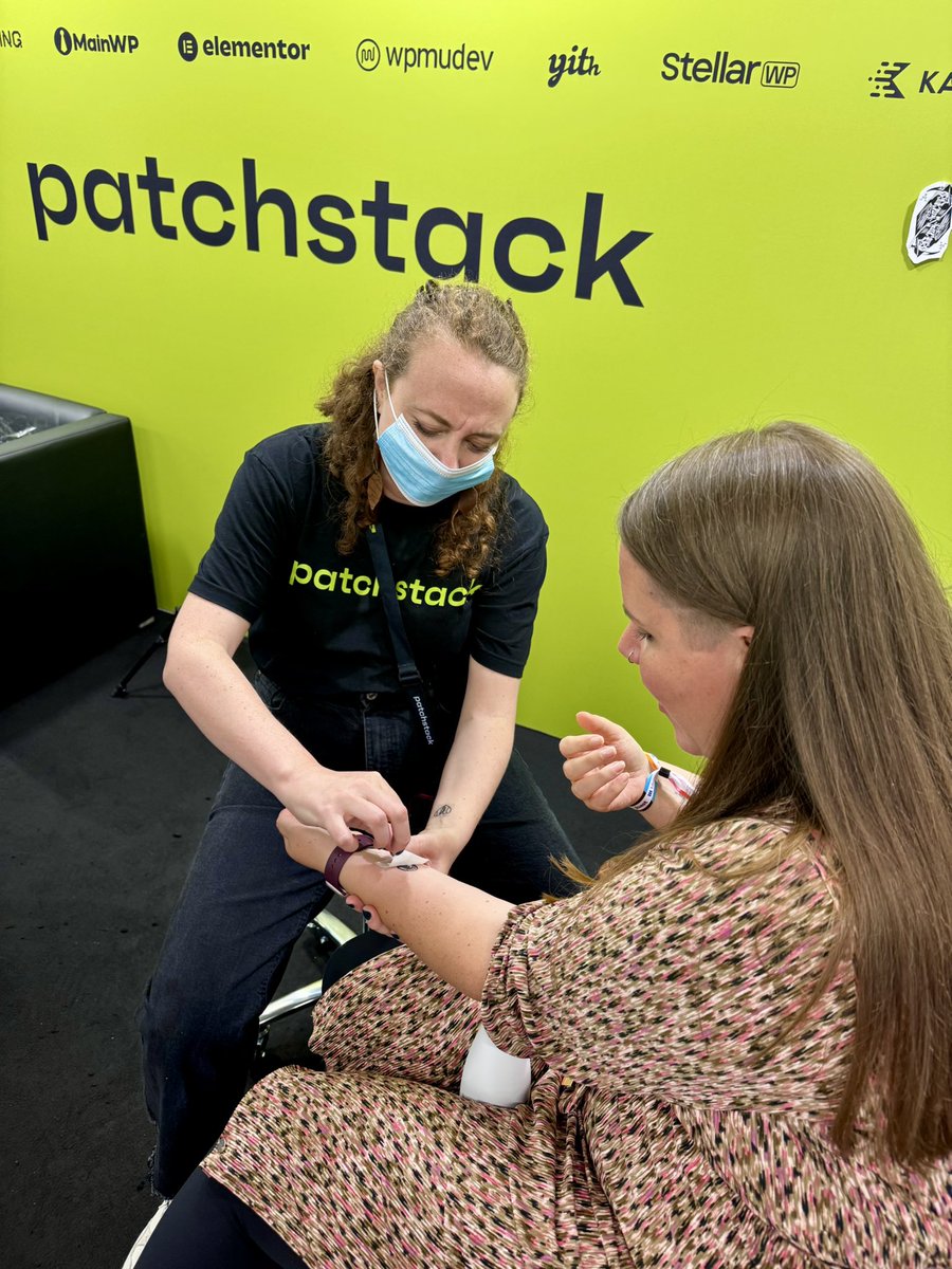 CaroleOlinger's tweet image. Got “tattooed” today at the @patchstackapp booth by @SiobhanPMcKeown during #WCEU.
It was worth the incredible pain and I am amazed by the explosive artwork on my skin. 🙃
There’s some real talent at #Patchstack! 💚