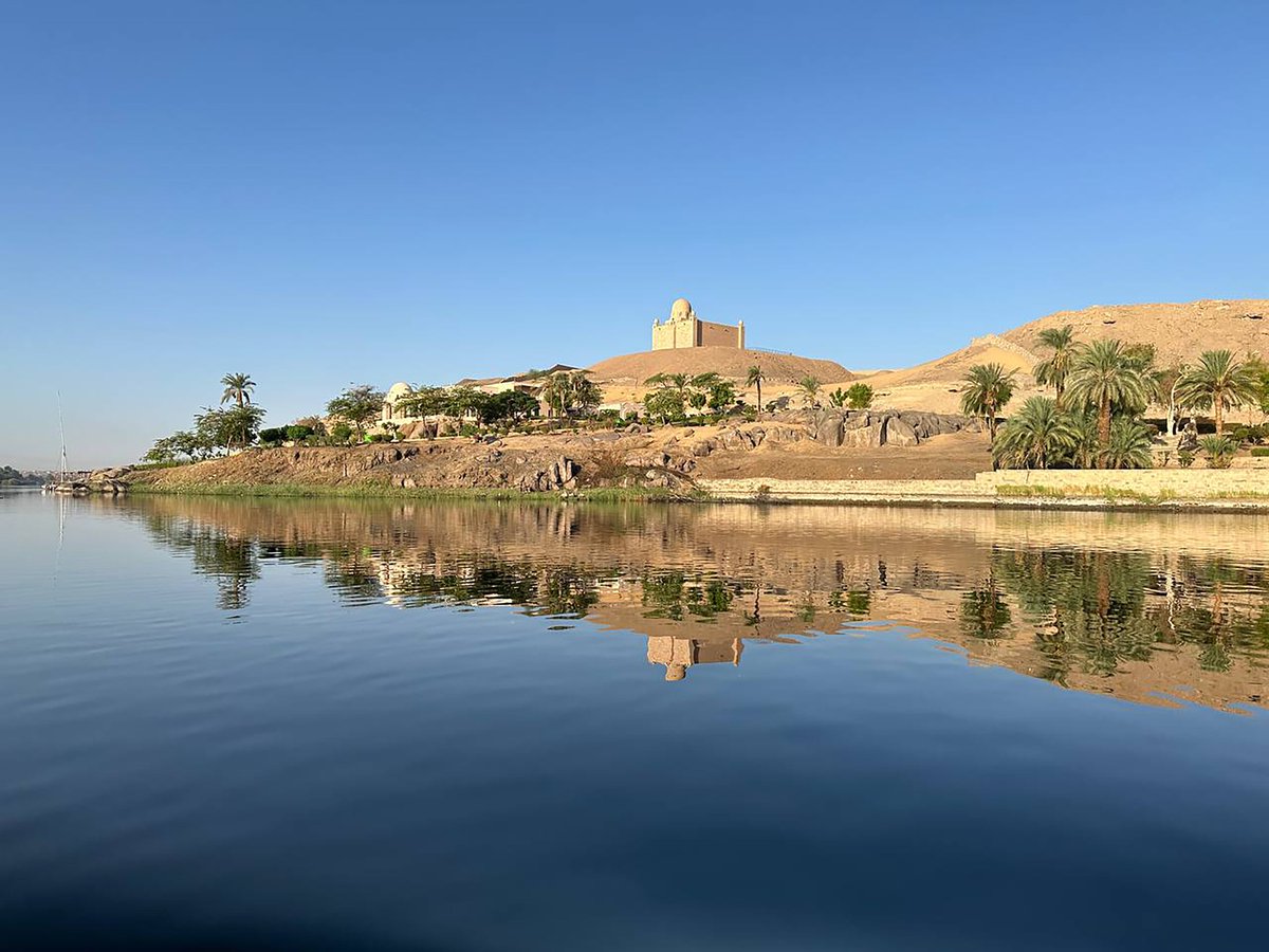 Do you have exciting research exploring #Egypt or #Sudan within the prehistoric to medieval period?

Then submit a short paper to our #EgyptianArchaeology magazine and share your work with over 2,000 people!

⏰1 July
ℹ️ees.ac.uk/our-cause/publ…
📸Piacentini and Tomaino in EA 66