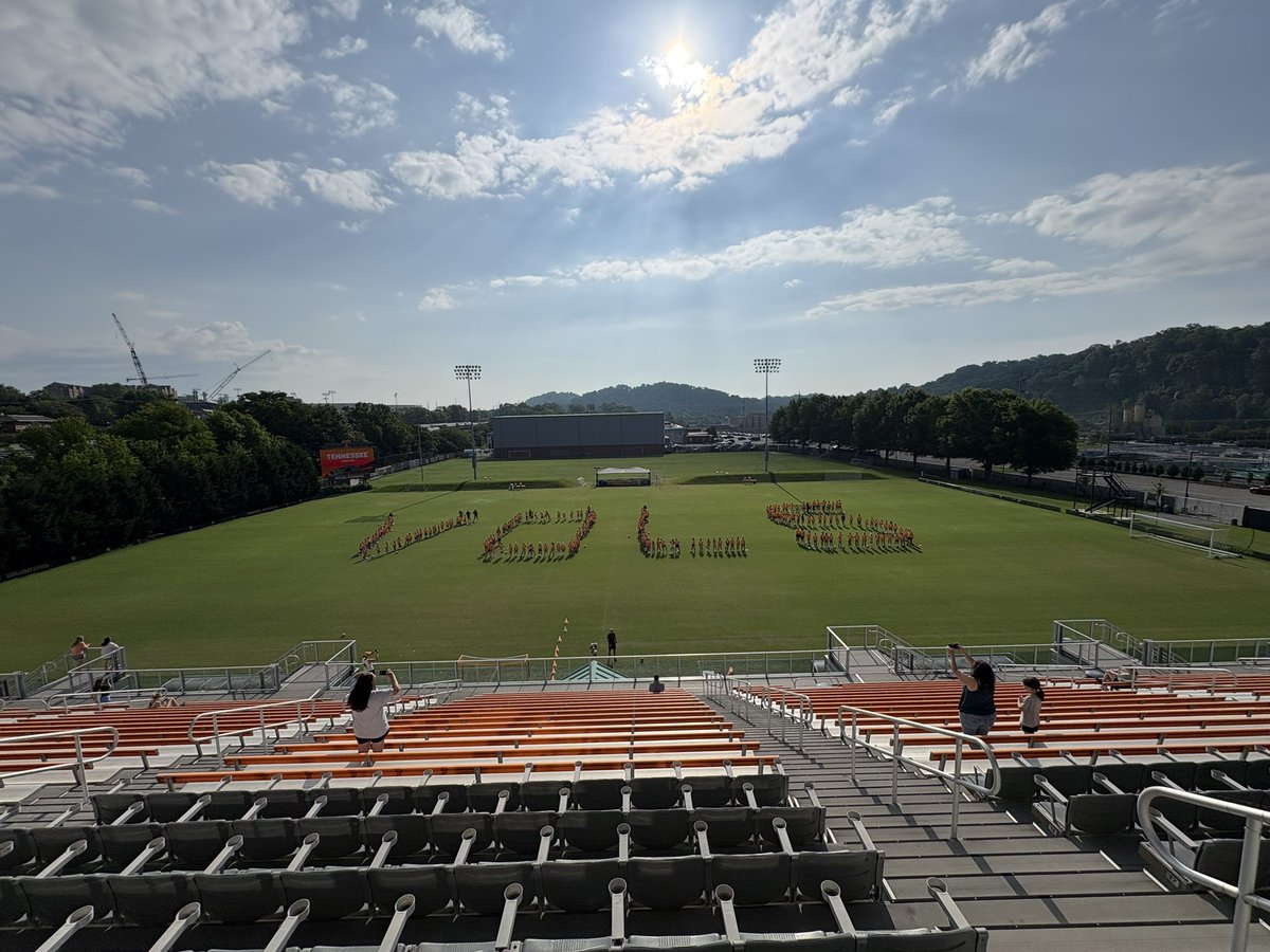 Vol_Soccer's tweet image. another week of camp 🍊😁