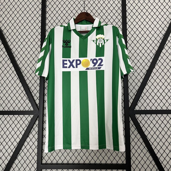 🚨👕 SORTEO CAMISETA REAL BETIS RETRO EXPO 92.

⚠️ PASOS:  

1️⃣ Seguir a <a href="/fanaticsbetis/">Noticias sobre el Real Betis Balompié</a> y <a href="/donpelotazo/">Don Pelotazo</a>  
2️⃣ Dar RT a la publicación.  
3️⃣ Mencionar a 2 amigos.  

🎁 Ganador el 13 de junio.  

🍀 ¡Mucha suerte a todos!