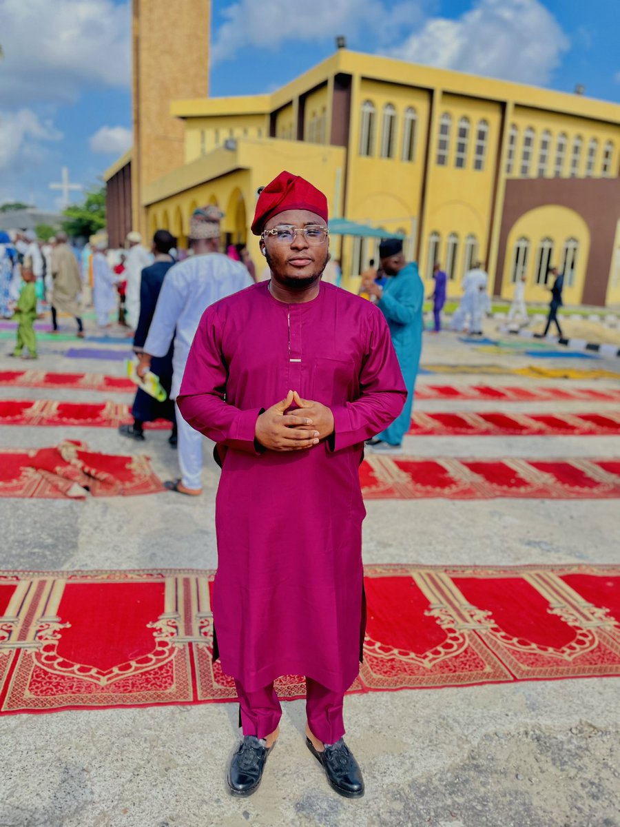 Tunde_berry's tweet photo. Eid Mubarak. 🌙❤️ https://t.co/tFcwVWobvl