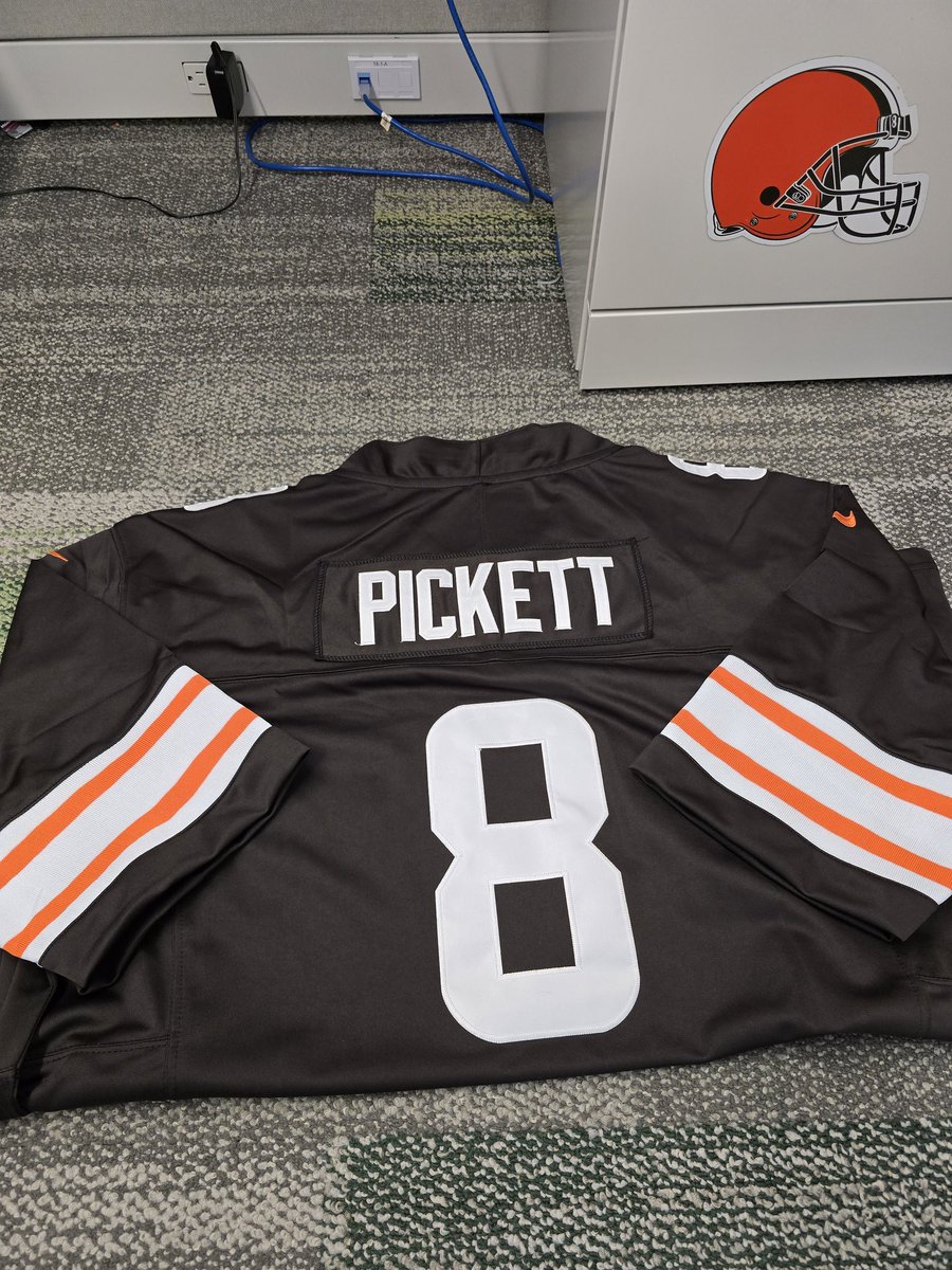 Happy Birthday to our QB#1 🎂🎁🎈 #DawgPound    <a href="/RealAuntieKelly/">Kelly</a>