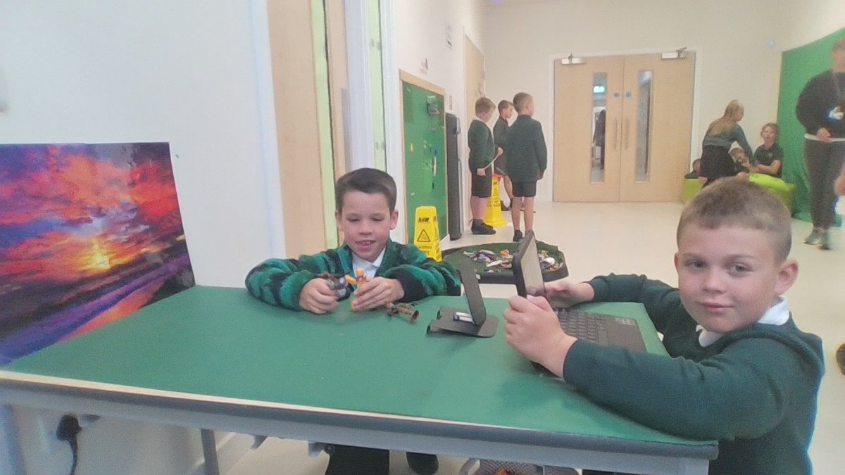 P4 enjoying the Creative Corridor! #article29