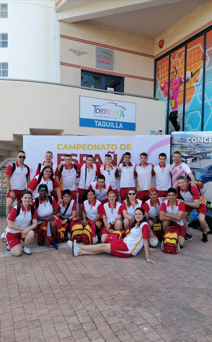 ‼️PREPARADOS‼️

Este fin de semana, las selecciones de #CyL de fútbol sala disputarán el Campeonato de España #SSAA <a href="/FEDDI_DI/">FEDDI</a>

#Torrevieja acoge la cita nacional en un evento con medio millar de participantes 😮

⚽⚽⚽