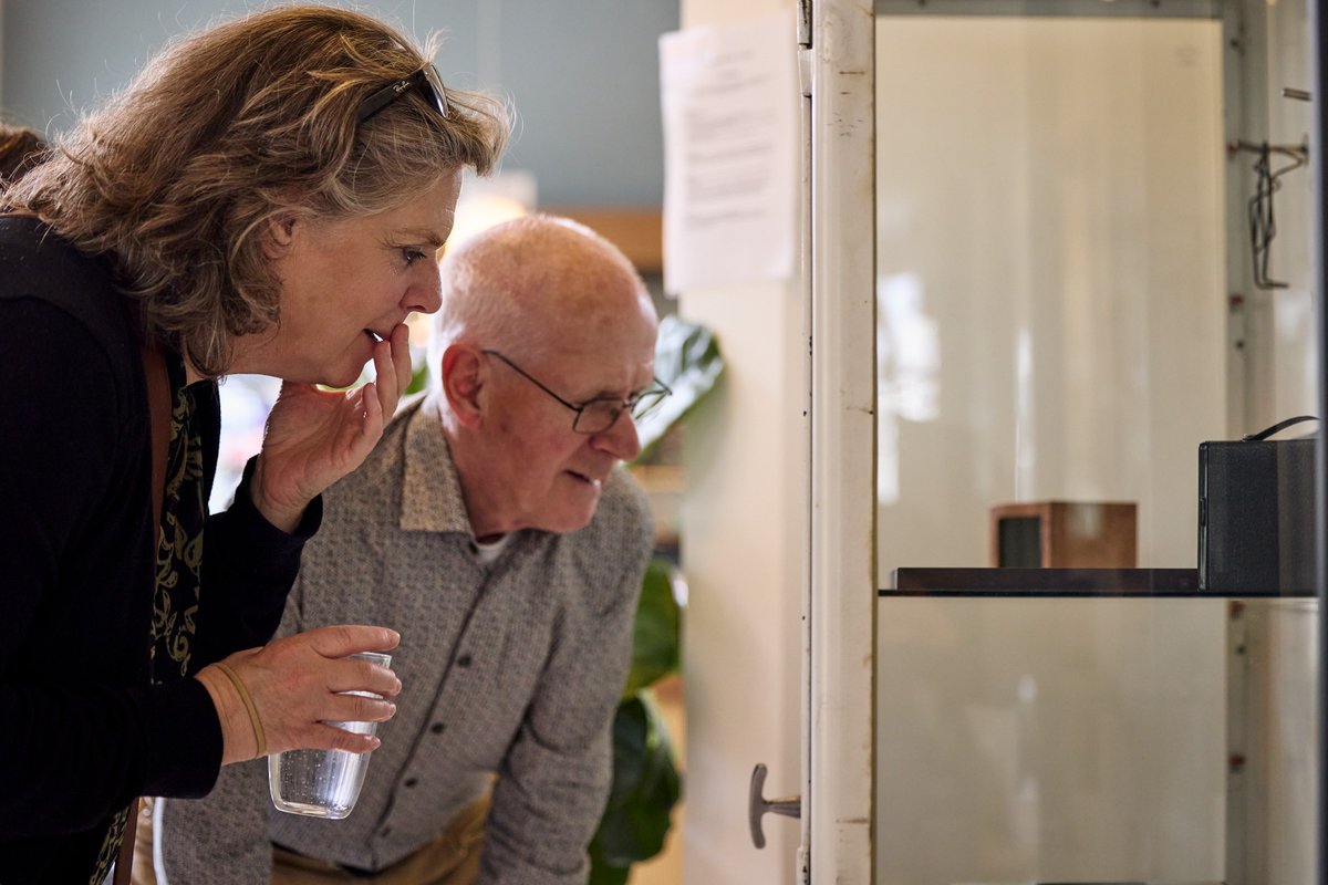 Gisteren openden we 'Reise Nach Jerusalem' in het Archiefcafé, een installatie van kunstenaar en fotograaf Linda Bais. Meer weten? Kijk op noord-hollandsarchief.nl/nieuws/nieuwso…

#Kunstproject #Expositie #TweedeWereldoorlog #WO2 #80jaarvrijheid