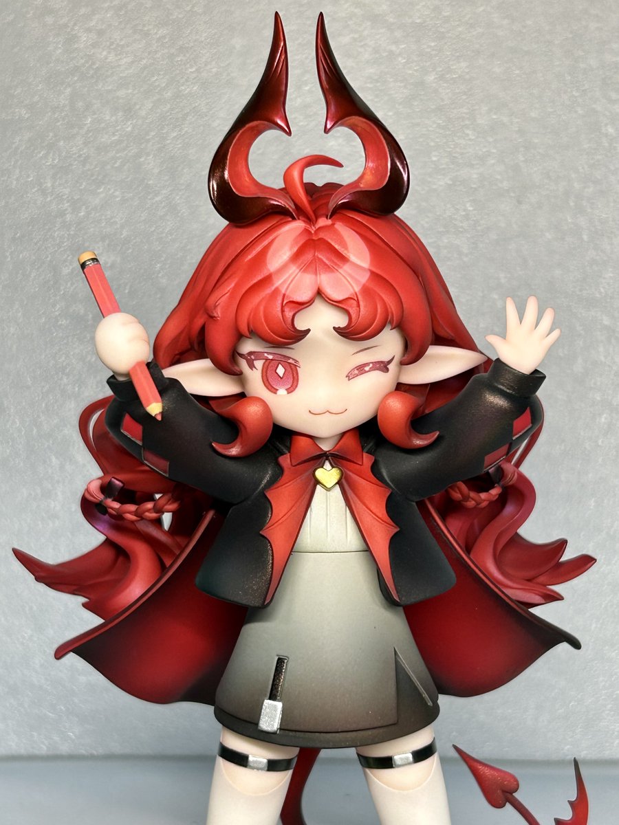 eyecoffe's tweet image. 小妮芙

原画：羽球(X: @YUJIfantasia)
原型：眼球咖啡(X: @eyecoffe)
塗装：Rikka (X:@Rikkaaa233）
高さ：16cm
値段：11000JPY
パーツ数：28
販売場所：funey.booth.pm/items/7013491
6月8日のオンライン販売に参加します。
目の水シールが含まれています。
#Arknights 
#アークナイツ #となモ7