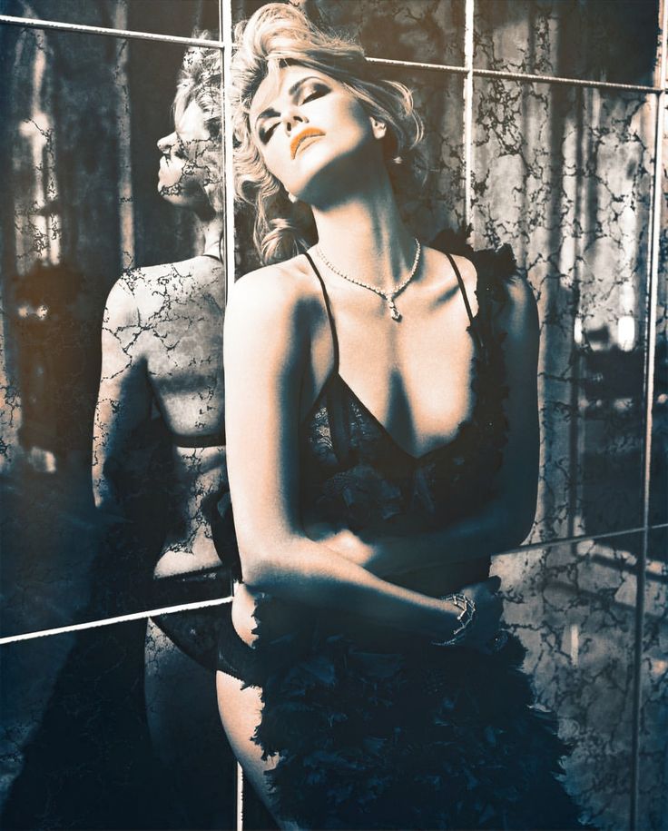 " Et plus, je l'ignorais et plus je tombais amoureux d'elle. Comme une maladie. Tu éternues, une fois, deux fois, tu frissonnes et voilà. C'est trop tard. "

- Anna Gavalda -