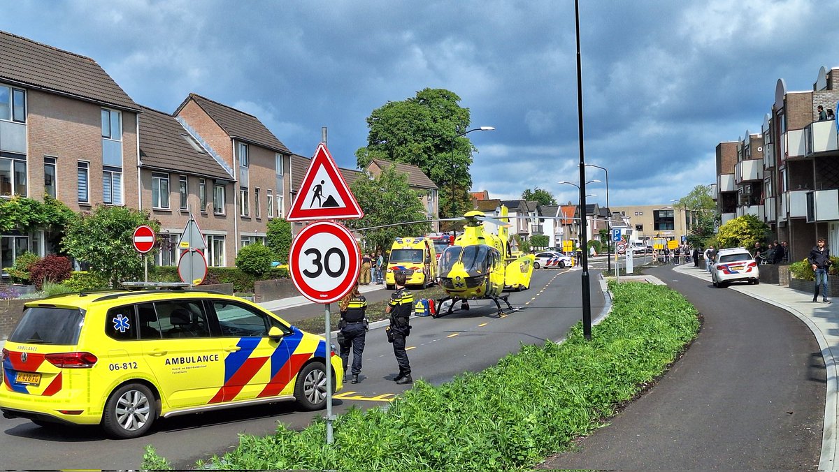 joshua_josprijs's tweet image. #Lifeliner3 inzet Wilhelmina Druckerstraat #Apeldoorn