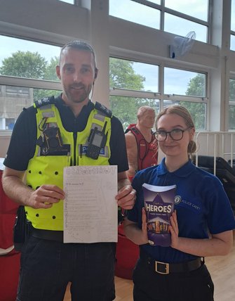 CadetsWMP's tweet photo. 👏👏🚨Thrilled to see Cadet El announced as the Winner for the #LifeorKnife poster competition by Sarg Muddiman @ChelmlseyWood @SolihullPolice @WMPolice @NationalVPC @AnnetteMackenz4 @SolihullUpdates @SolihullCouncil @WestMidsPCC @FearlessORG #Talktoyourchild Well Done 🚨👏👏 https://t.co/Mna1g6iflO