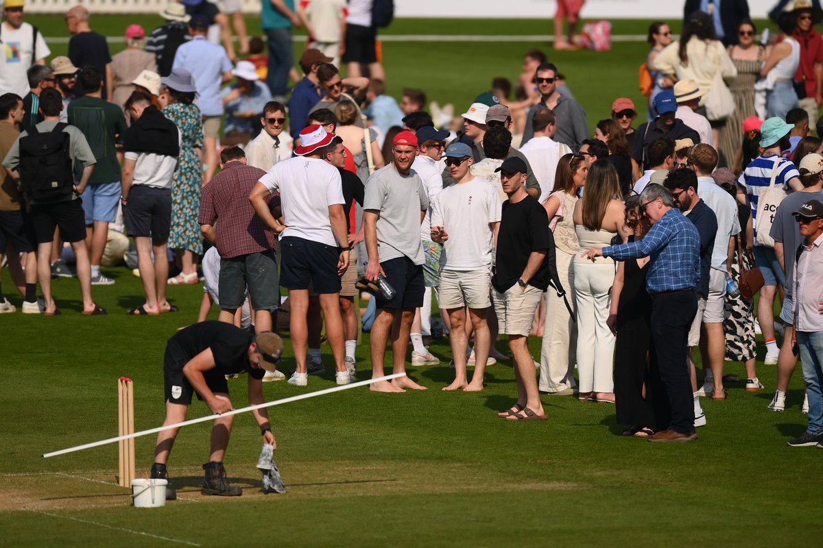 It's now only 2️⃣3️⃣ days until men's County Cricket Day on the Sunday 29th June.

With sunny skies guaranteed*, where will you be going, and who will you be bringing? #CountyCricketDay

*Sunny skies not guaranteed