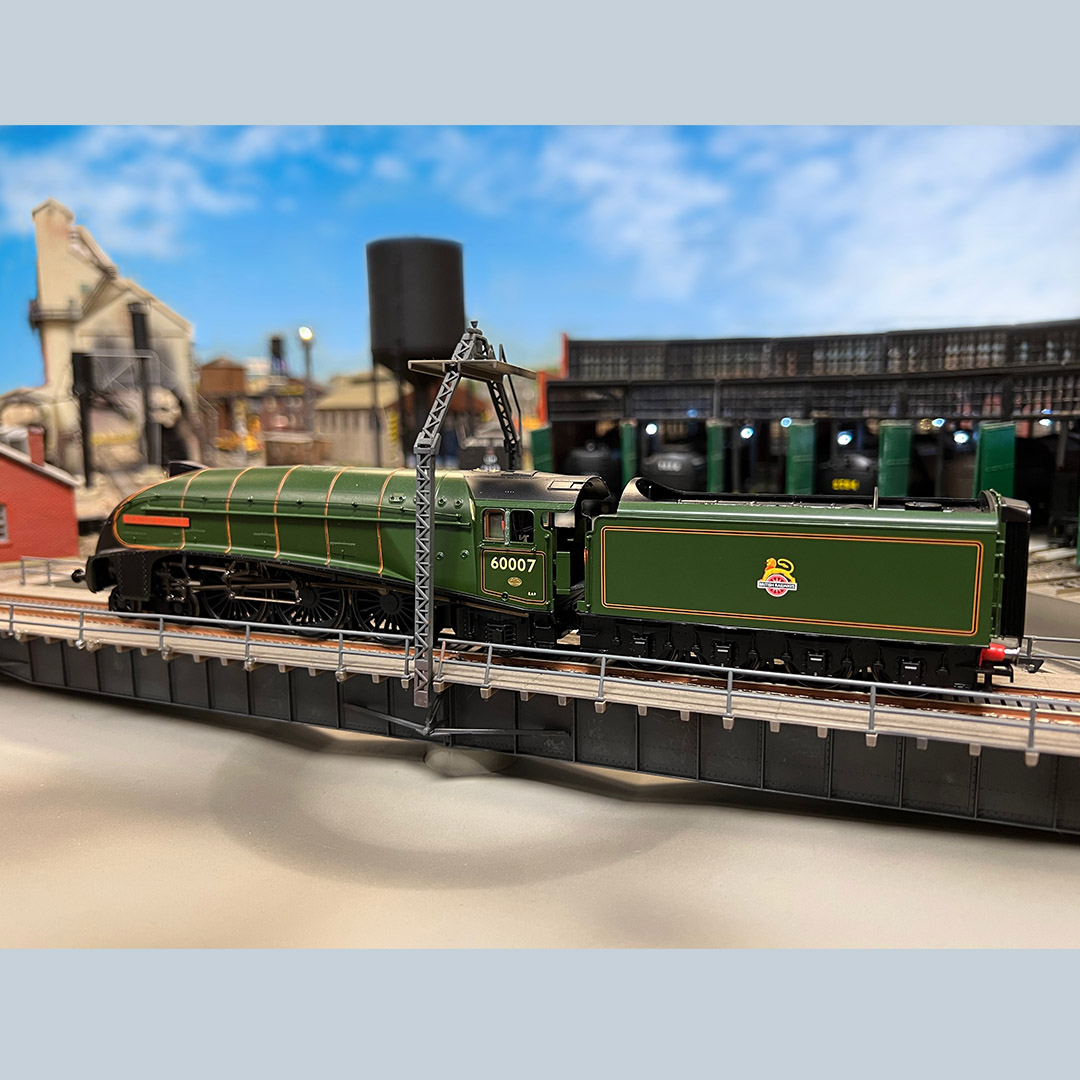 Happy #FeatureFriday!

We first saw Matt King's wonderful layout in our 2024 Model Shot of the Year entries, and we’re delighted to share his photos with you!

Huge thanks to Matt for sharing this with us! 🙌.

#Hornby #Modelrailway #Scalemodelling