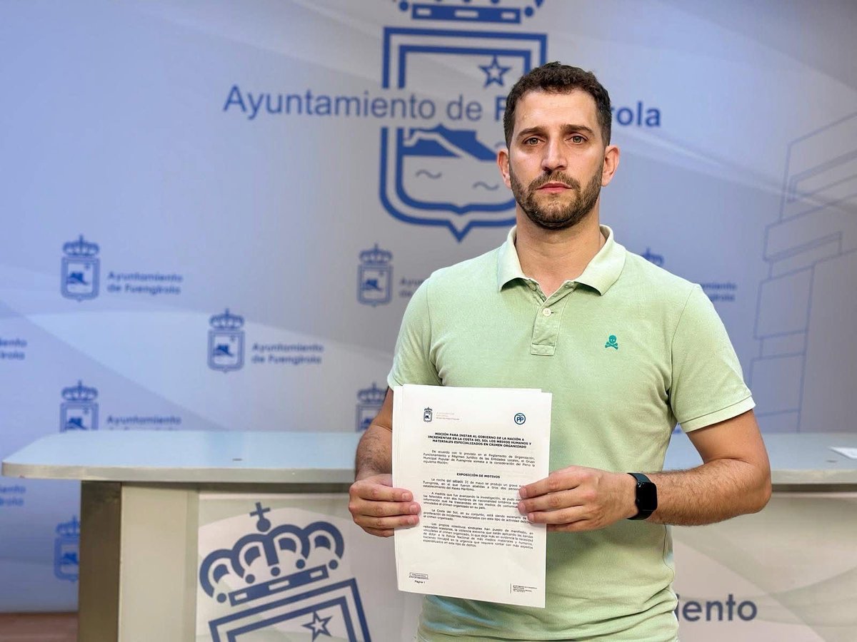 PP Fuengirola (@ppfuengirola) on Twitter photo El <a href="/PPFuengirola/">PP Fuengirola</a> presenta una moción al Pleno del <a href="/fuengirola/">Ayto. Fuengirola</a> para exigir al Gobierno más medios para hacer frente al crimen organizado. El documento reitera la petición al <a href="/interiorgob/">Ministerio del Interior</a> de construir una nueva Comisaría de Policía Nacional. El <a href="/PPFuengirola/">PP Fuengirola</a> presenta una moción al Pleno del <a href="/fuengirola/">Ayto. Fuengirola</a> para exigir al Gobierno más medios para hacer frente al crimen organizado. El documento reitera la petición al <a href="/interiorgob/">Ministerio del Interior</a> de construir una nueva Comisaría de Policía Nacional.