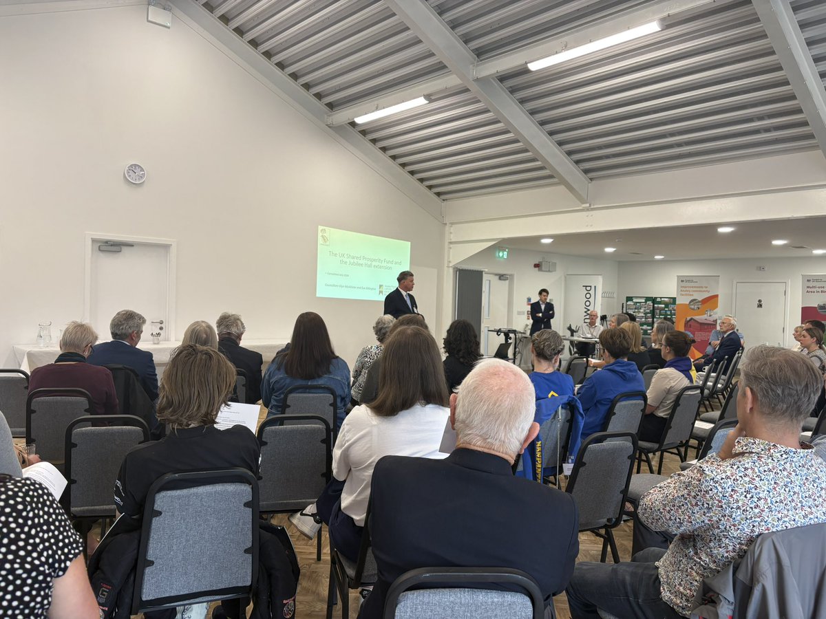 🗣️Fantastic to be at Jubilee Hall in Anstey this morning to hear and celebrate the #UKSPF projects here in Charnwood. 

🔨The UKSPF is supporting 13 projects in the first phase here in the borough and we will be hearing from a number of the people involved in the projects.