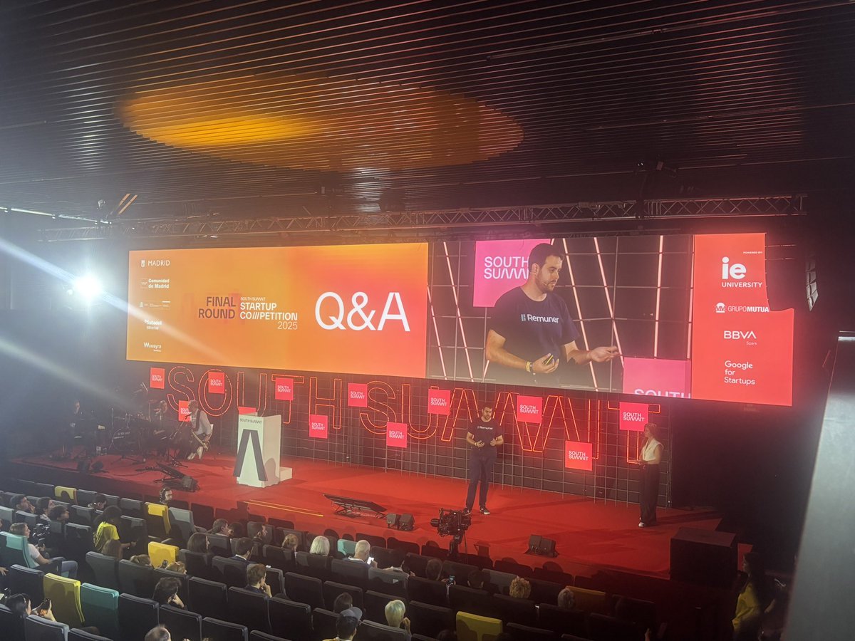south_summit's tweet photo. This competition it’s just getting started 😎
#ArenaStage. We continue to heard top notch pitches.
We just had #Remuner on stage from the - Future of work and talent sector-
Remuner simplifies global payroll and contractor payments—fast, compliant, and hassle-free 😌 https://t.co/TcbWTYGdpG