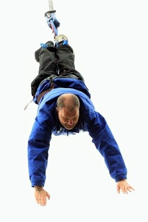 Andy is taking the leap for Flint House this weekend in memory of Nottinghamshire officers Walker, McDonald and Saville.  

Support him at justgiving.com/page/andy-gree… or make a plan for your own fundraiser at flinthouse.co.uk/fundraising/

#ukbungeeclub #fundraising #nottinghamshirepolice