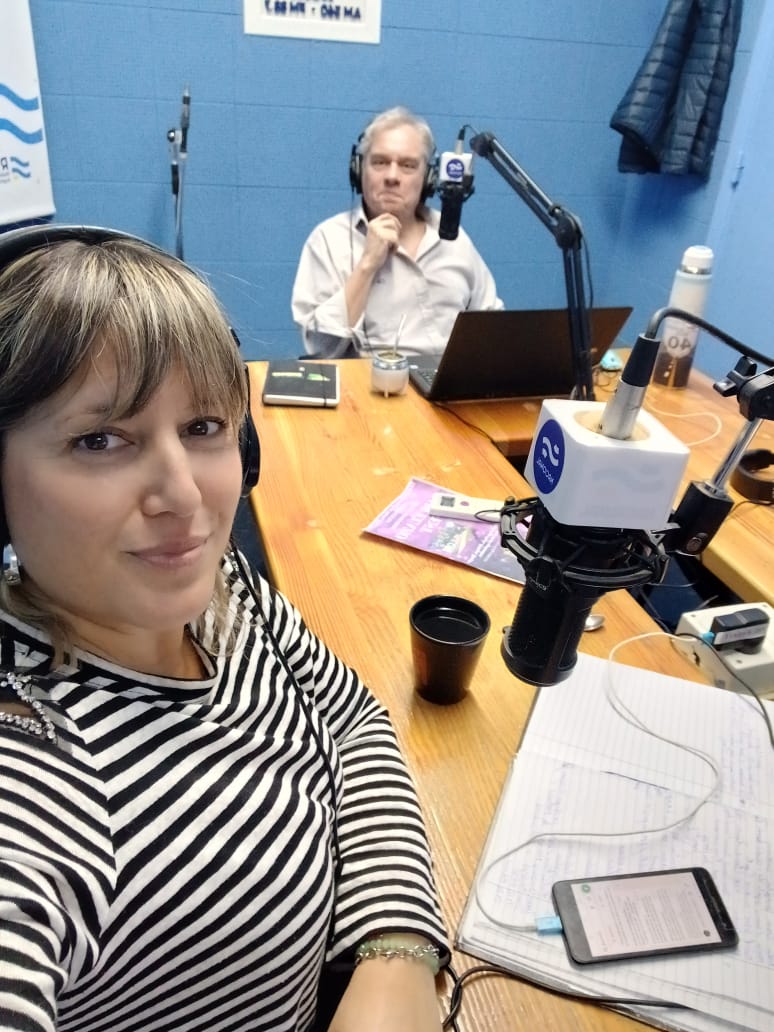 A las 7 de la mañana comenzamos con el Señalador por Radio Nacional Esquel.