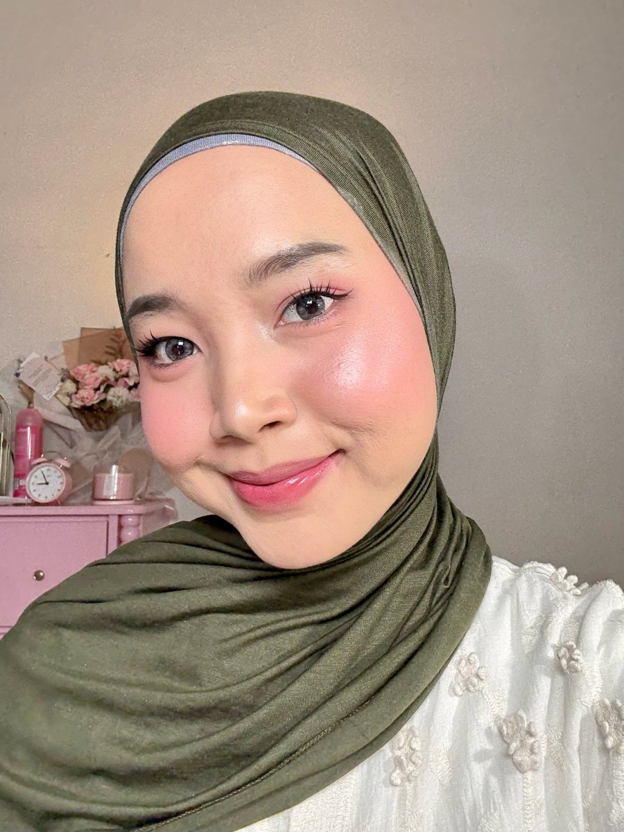 "BANYAK BEKAS JERAWAT MANA BISA DAPETIN MAKEUP YANG FLAWLESS 😅"

kalau kalian struggle dimasalah kulit yang sama boleh simak thread ini sampai selesai 👌🏻

super gampang ga pakai banyak produk 👇🏻