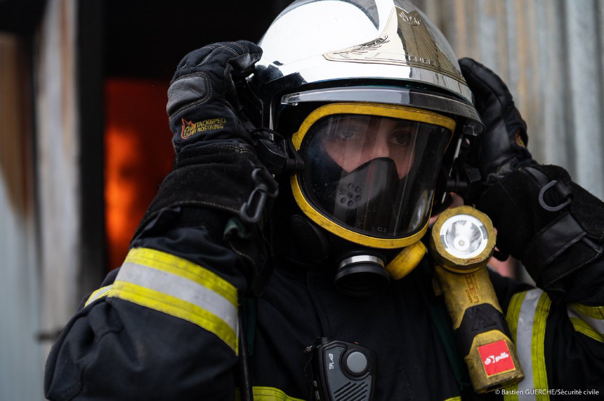 Dans la nuit, à <a href="/VilledeReims/">Ville de Reims</a>, un violent incendie a touché un immeuble de 10 étages. Toutes mes pensées vont aux victimes, ainsi qu'à leurs proches.
Merci aux sapeurs-pompiers du <a href="/SDIS51/">Sapeurs-pompiers de la Marne</a> et aux forces de sécurité pour leur mobilisation qui a permis d'éteindre le feu au matin.