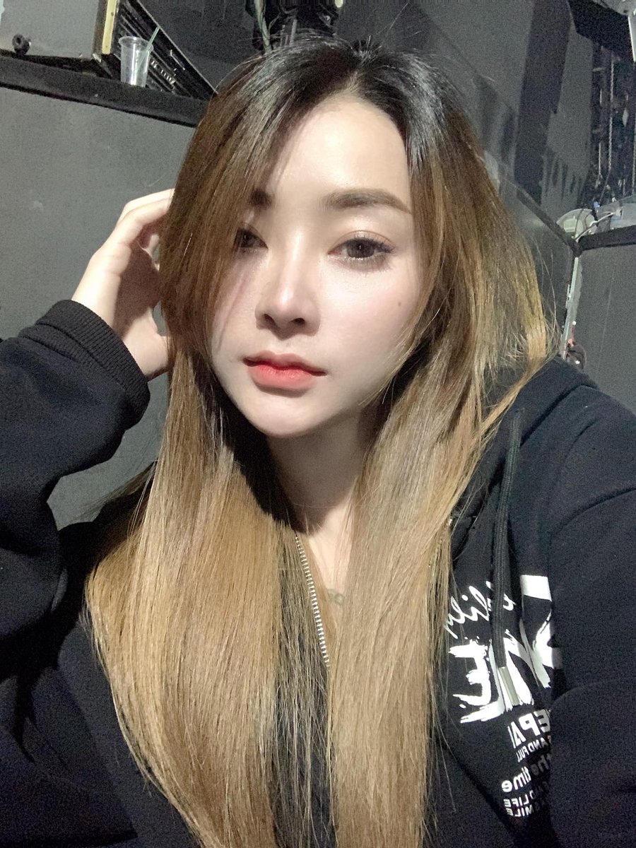 ชื่อครีมค่ะ 🧁 tweet media
