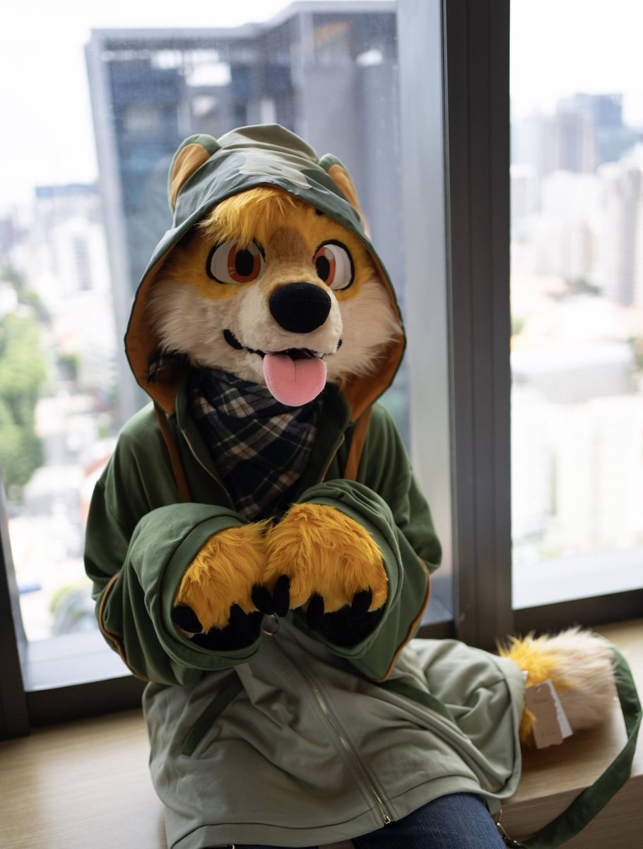 no thoughts head empty #FursuitFriday