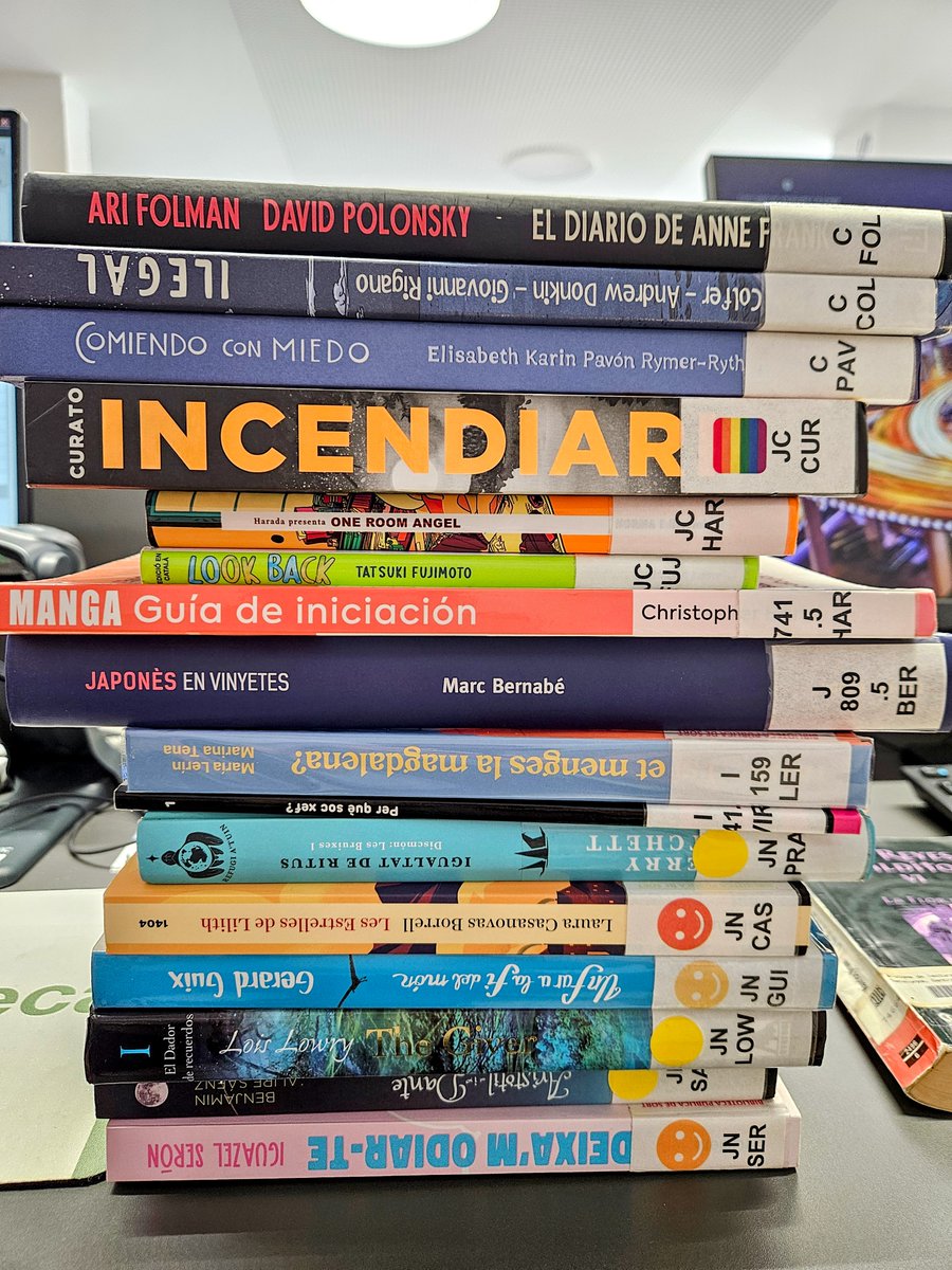 📚 Per acompanyar el final de curs dels alumnes d'institut els hem preparat un lot de còmics, novel·les juvenils i llibres de matèries adaptat als seus interessos i necessitats informatives, esperem fomentar i mantenir l'hàbit lector! <a href="/sobirajove/">OJ del Pallars Sobirà 🤳#sobirajove</a> <a href="/ajuntamentsort/">Ajuntament de Sort</a>