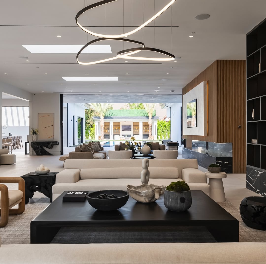 stylarc's tweet photo. Pov: designing a ballers paradise! #getSTYLd
•
Just a little throwback to a deeper look into our #PetitProject completed late last year.
It was 3 years in the making, but came out even better in real life!
•
Comment below and tell us what you think…
•
#customhomes https://t.co/JtG35E8gmP
