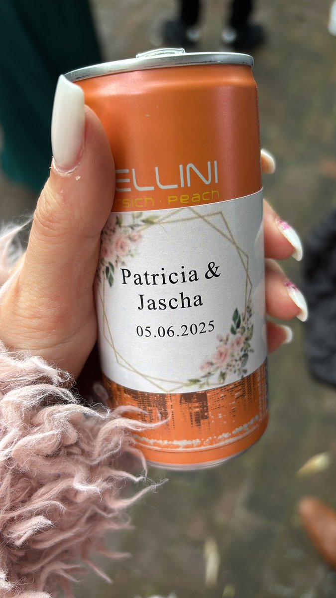 Über Twitter Dank Kpop kennengelernt, keiner von uns mehr wirklich in der kpop bubble, aber unsere Freundschaft hält dennoch. J line Girls 4 ever 🩷 <a href="/4seokmn/">annika</a> <a href="/soraayz/">Zora 樂✰</a> <a href="/salemscage/">inurelia - do you feel love?</a>