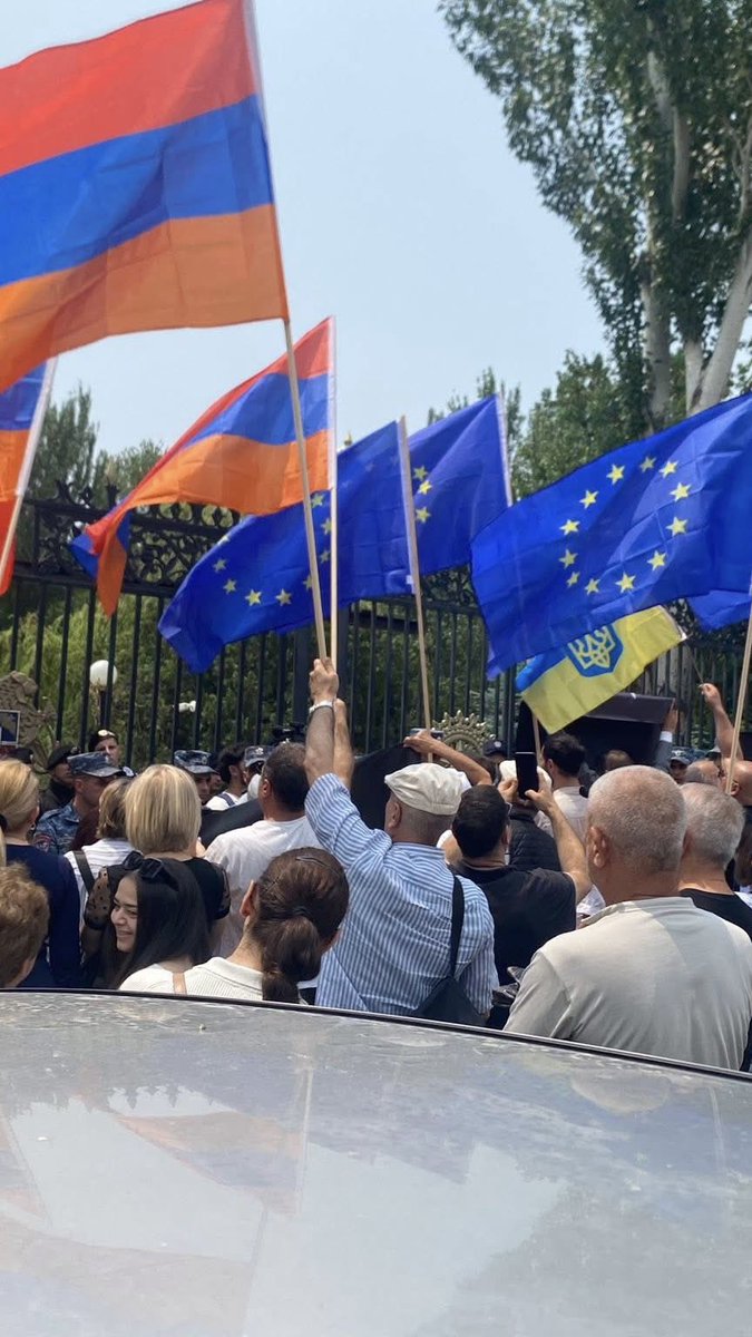 Today the EuroCoalition gathered at the Parliament to express our deepest contempt for the visit of Sen. Valentina Matvienko to Armenia. She's an authorized representative of a tyrant who brings death and destruction from Artsakh to Kyiv. She's not welcome in Yerevan.