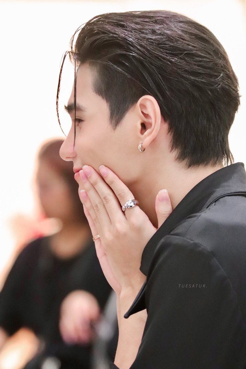 Tuesatur's tweet photo. เป็นอันเดอคัทที่น่ารักที่ฉุดดดดด~~

#JeffSatur 
#JeffXSWYarmani
#ArmaniBeautyThailand https://t.co/f7PMWUA7rY